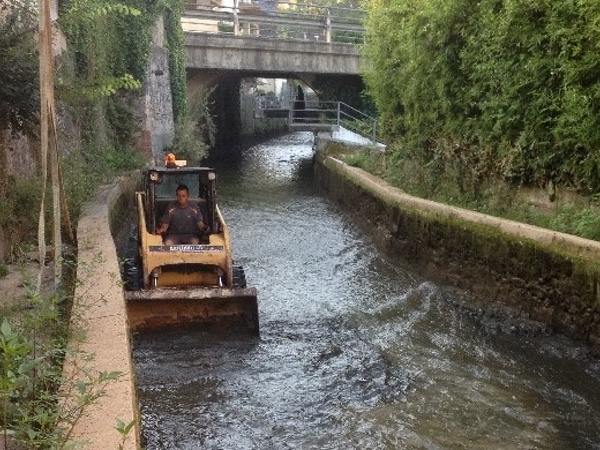 Limpieza de ríos y rieras en Girona