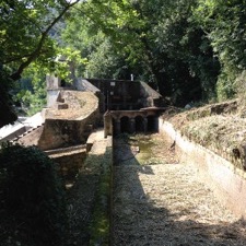 Limpieza de canales de agua